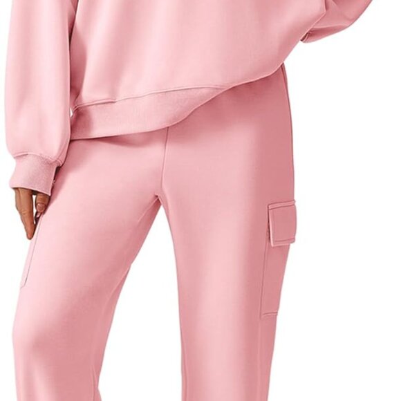 Pink women's two-piece sweatsuit set with cargo joggers, oversized sweatshirt, 4 - Picture 1 of 5